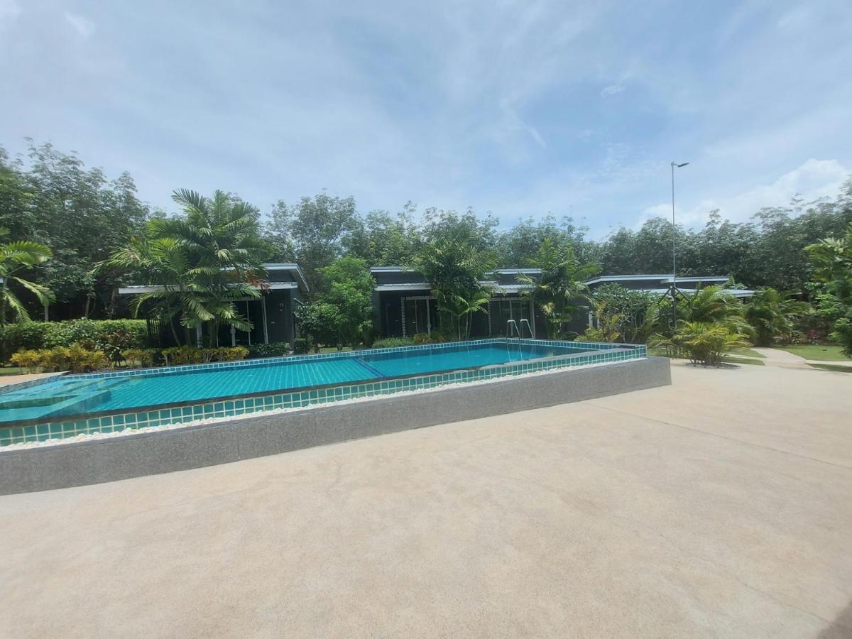 The Herbal Khao Lak Exterior foto