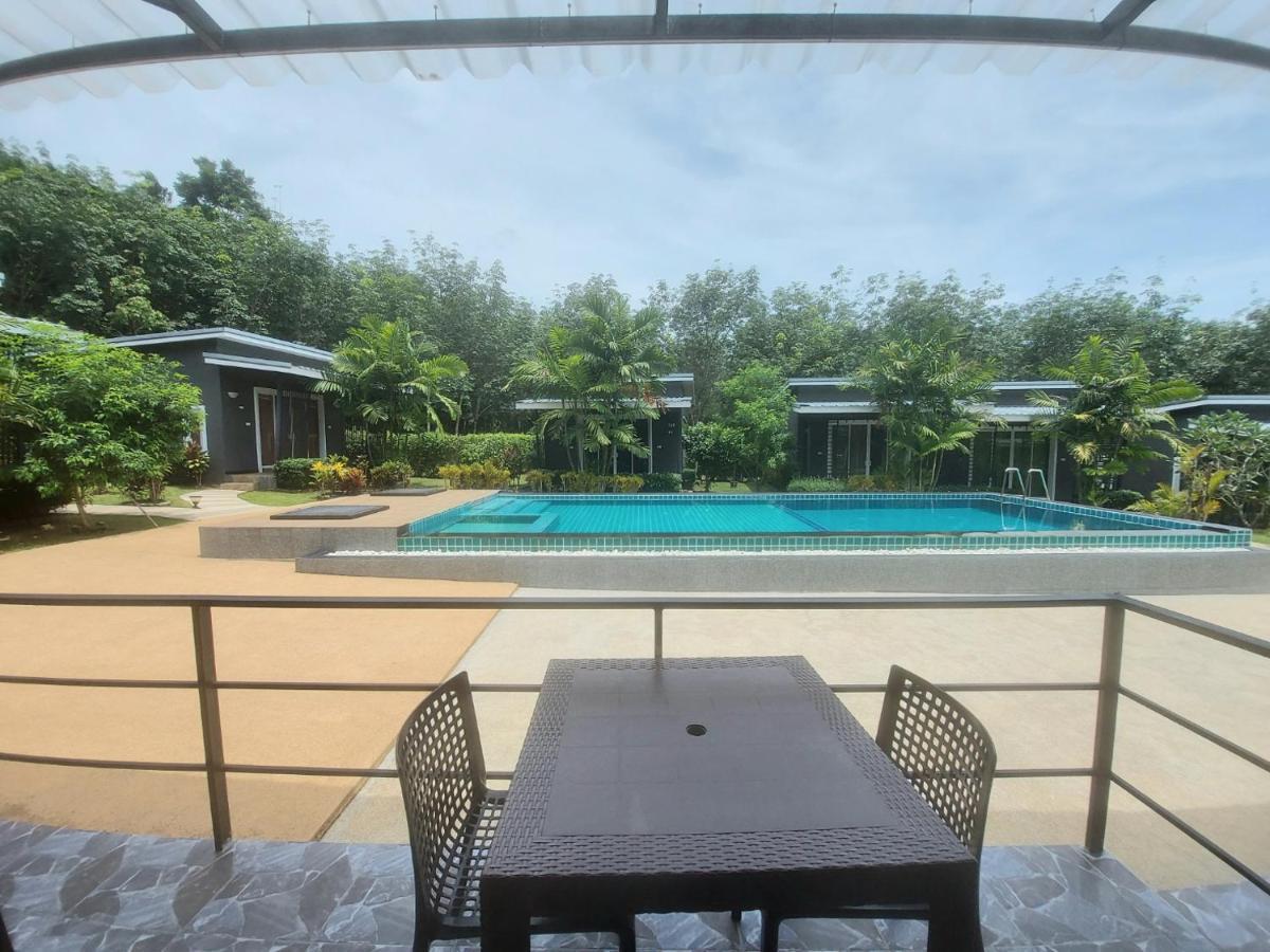 The Herbal Khao Lak Exterior foto