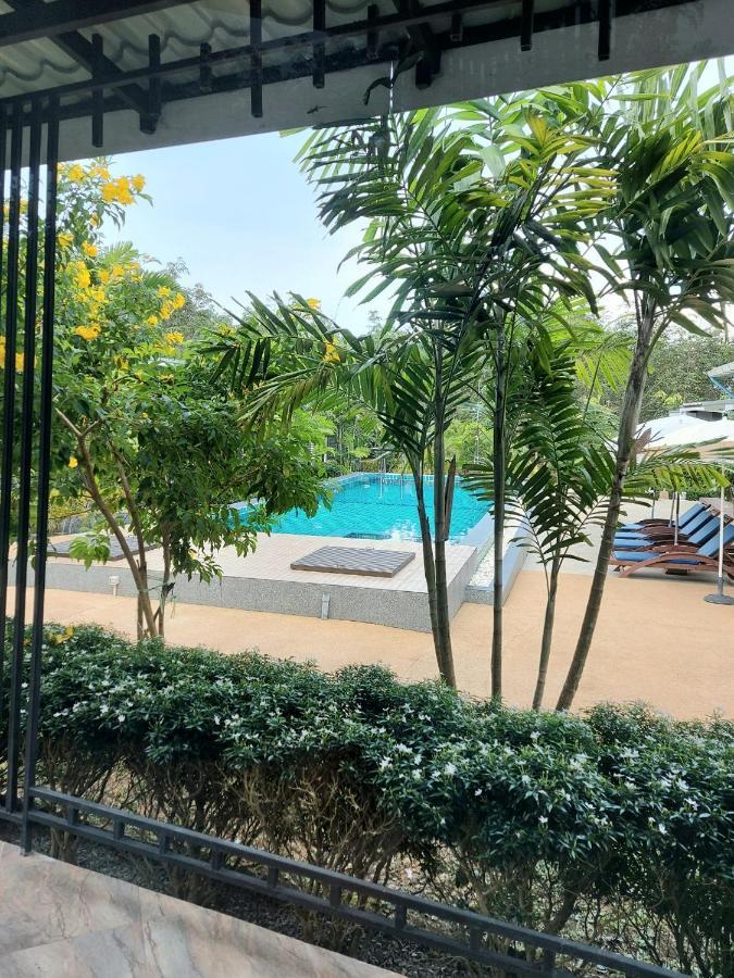 The Herbal Khao Lak Exterior foto