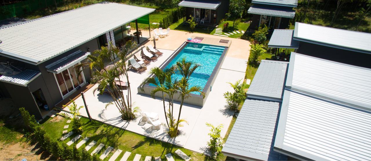 The Herbal Khao Lak Exterior foto