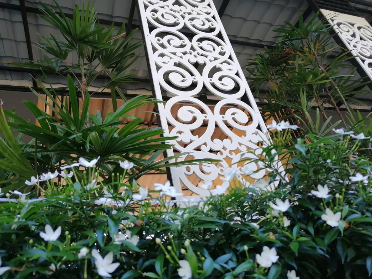 The Herbal Khao Lak Exterior foto